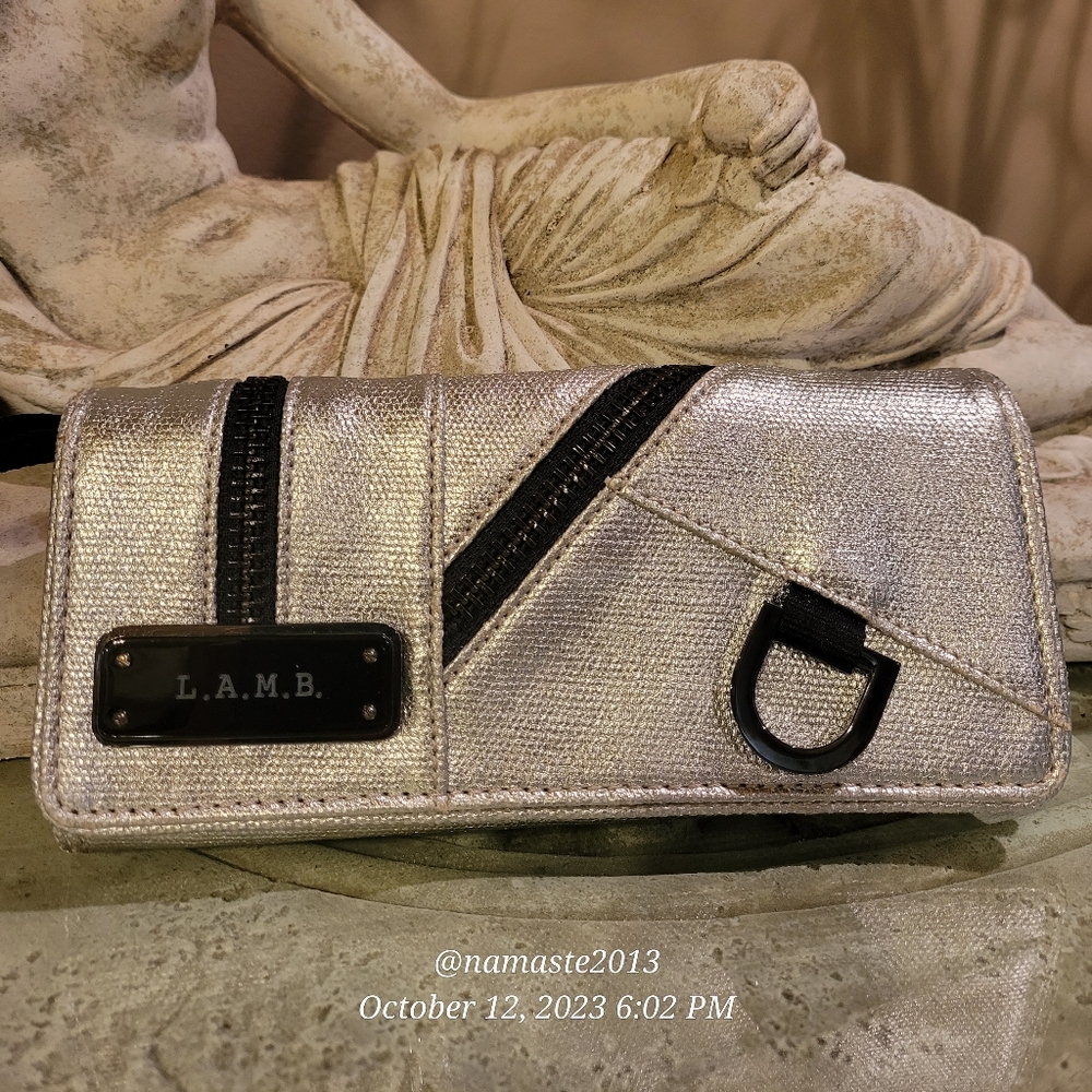 L.A.M.B. by Gwen Stefani Metallic Zipper Cloth Wallet NWOT Luxury Designer #587